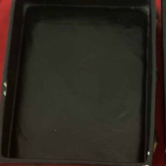 Italian Vintage Ceramic Box. It is black with gold accents and scrolled top. - Picture 5 of 11